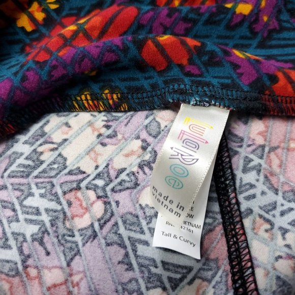 NWOT LulaRoe Tall & Curvy Leggings  Womens Plus Size TC One Size  Multicolor - Picture 4 of 4